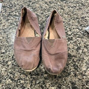Men’s size 10 Tom’s